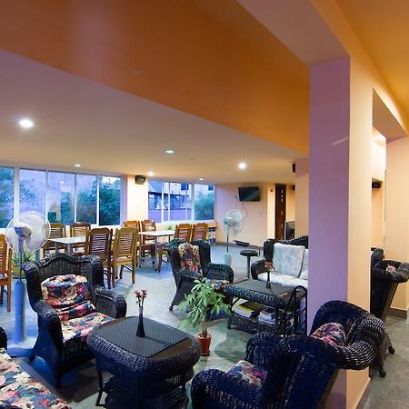 G Eleven Hotel Phnom Pen Exterior foto