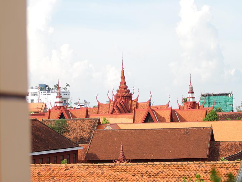 G Eleven Hotel Phnom Pen Exterior foto