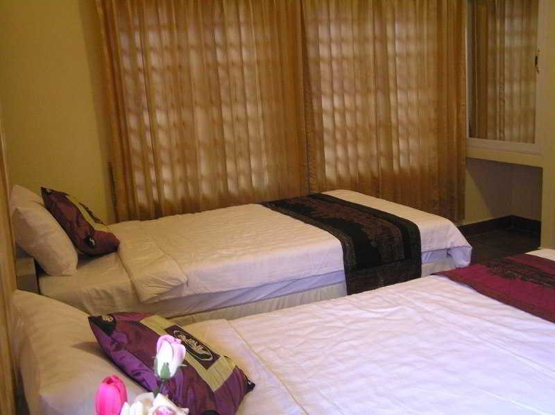 G Eleven Hotel Phnom Pen Exterior foto