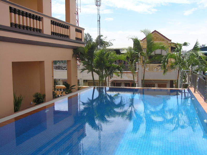 G Eleven Hotel Phnom Pen Exterior foto