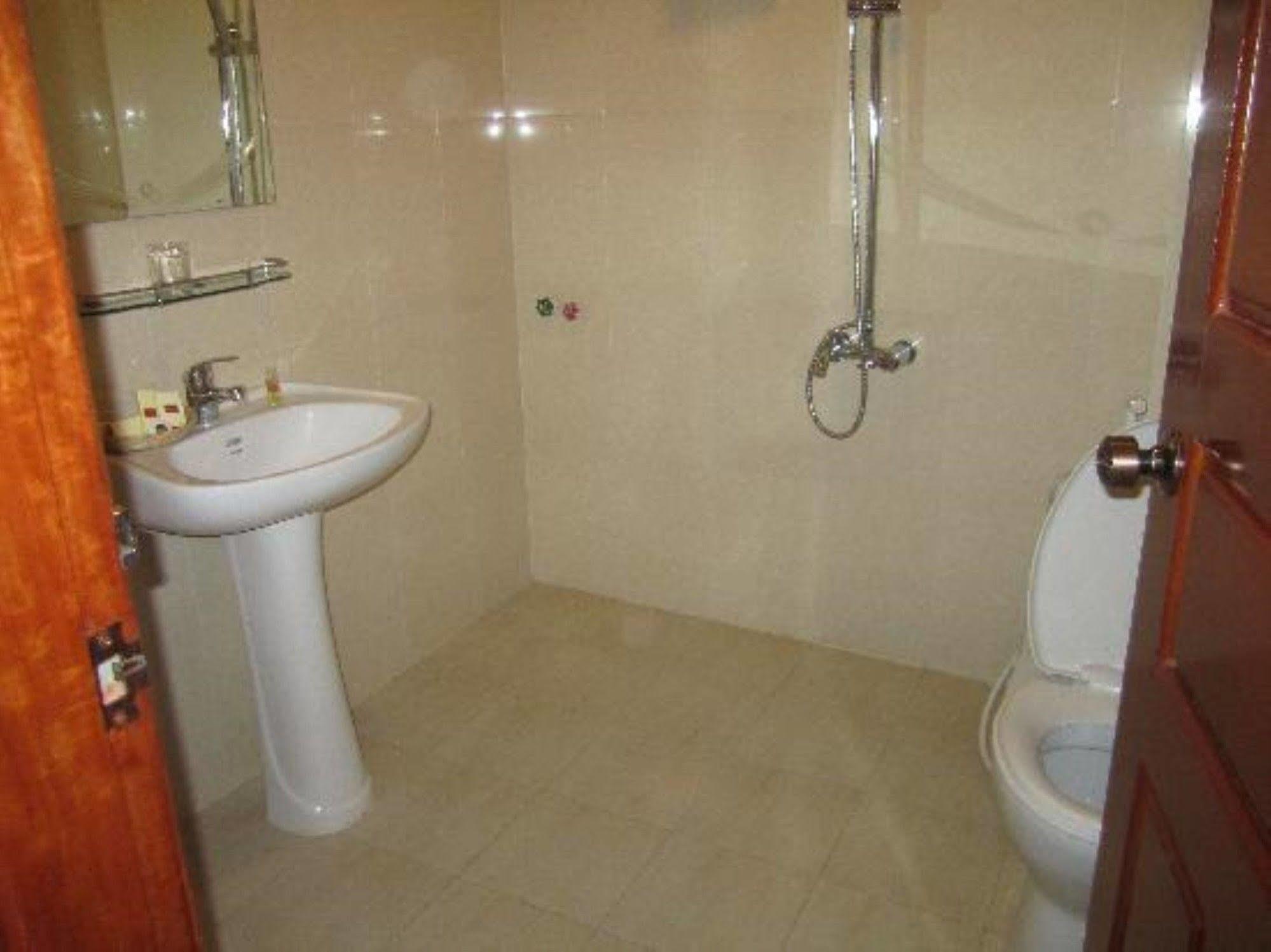 G Eleven Hotel Phnom Pen Exterior foto