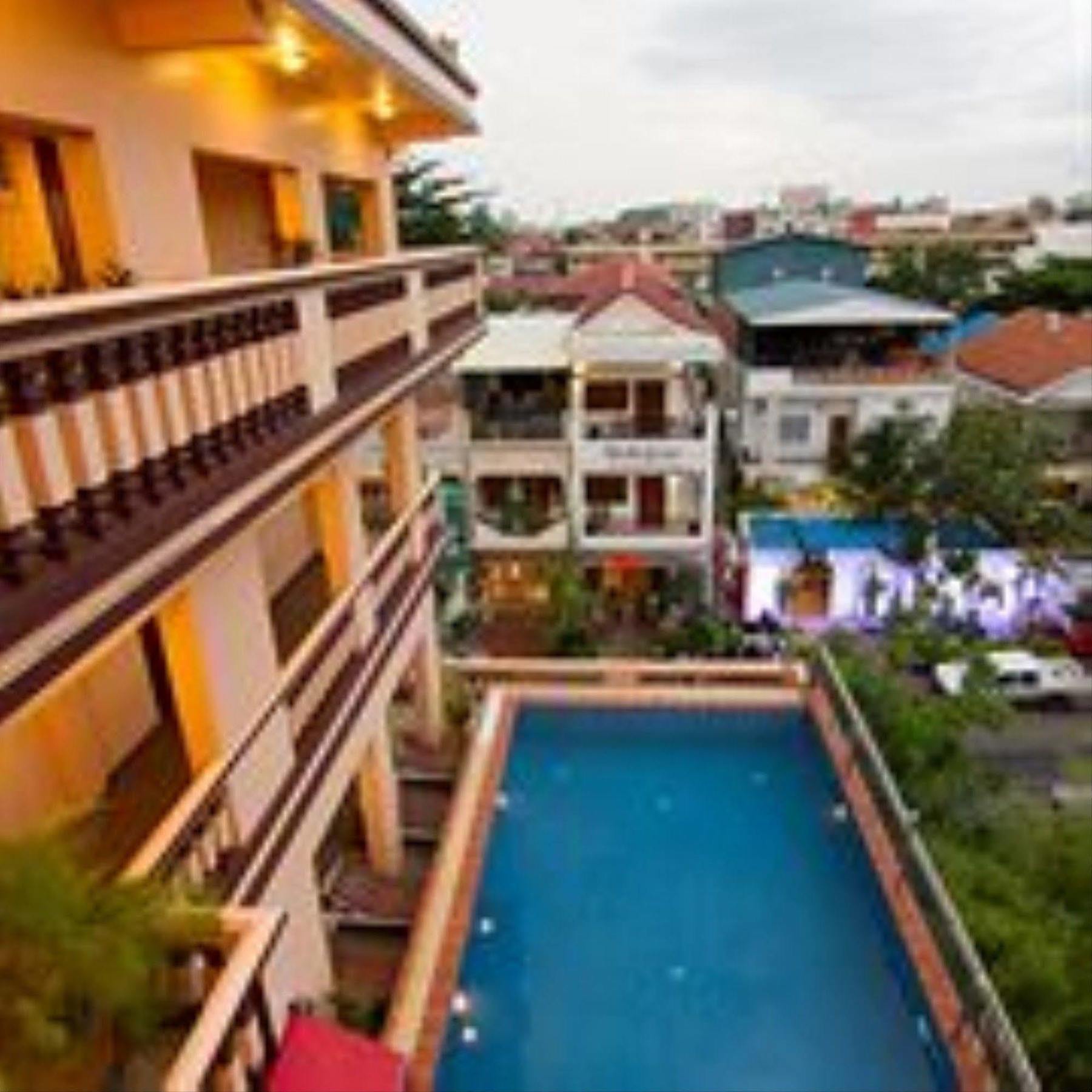 G Eleven Hotel Phnom Pen Exterior foto