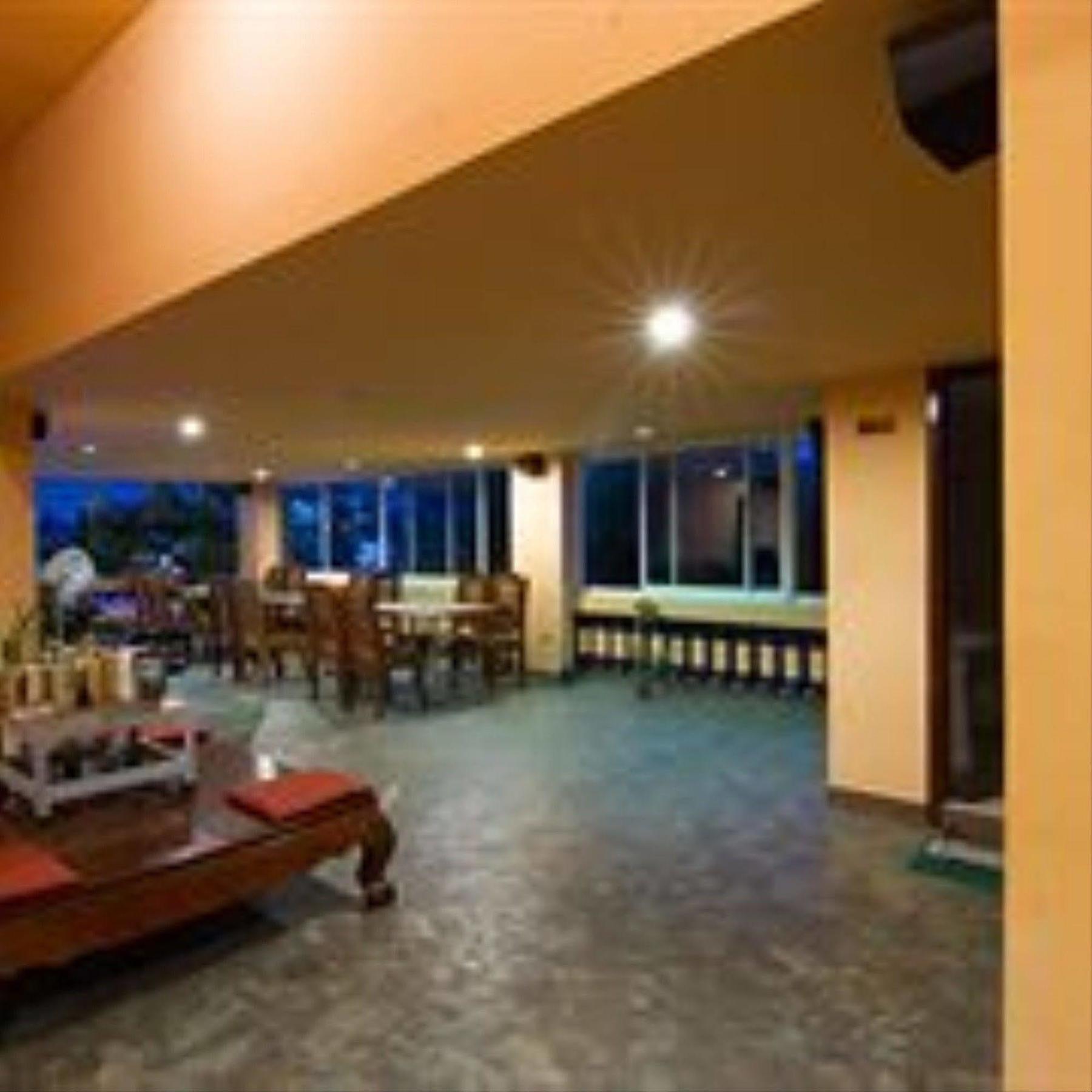 G Eleven Hotel Phnom Pen Exterior foto