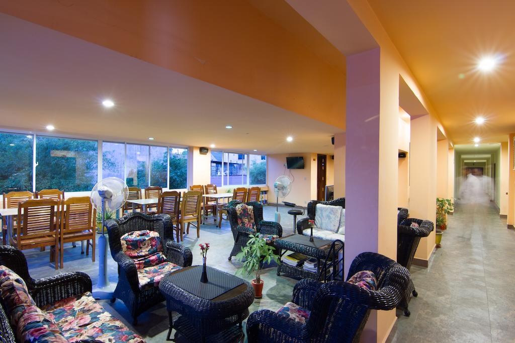 G Eleven Hotel Phnom Pen Exterior foto