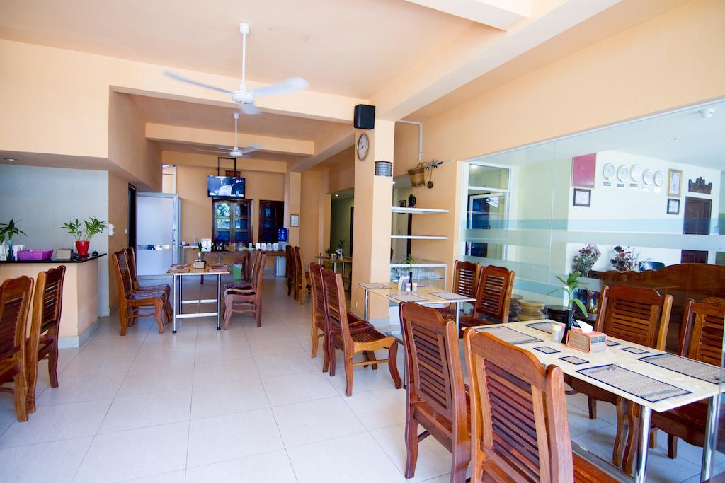 G Eleven Hotel Phnom Pen Exterior foto